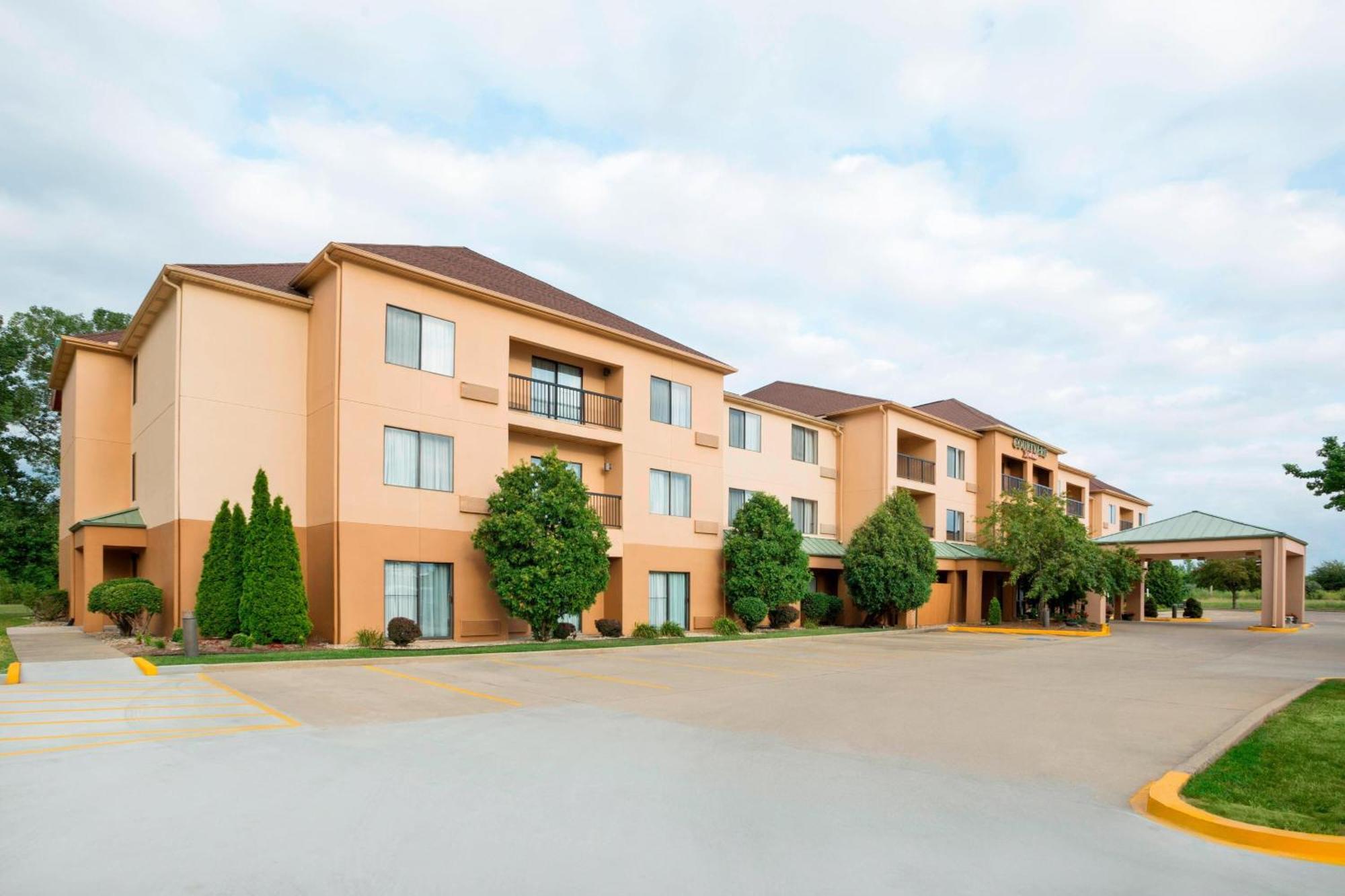 Courtyard By Marriott Springfield Hotel Exterior photo